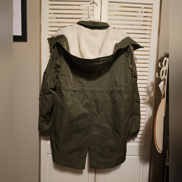 Army green winter coat - Picture 5 of 6